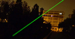 Gevaren van de goedkope groene laser pointer